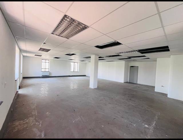 156M² OFFICE TO LET IN FOURWAYS
